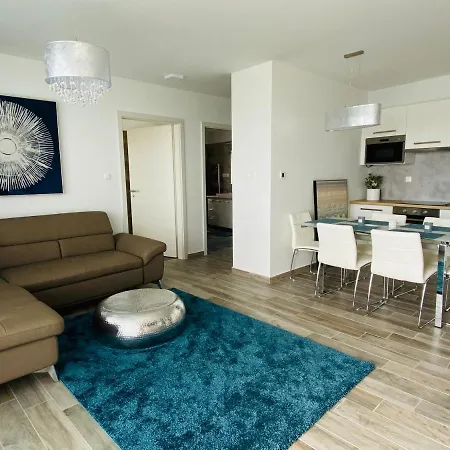 Royal Blue - Luxurious Flat With 5-star View Over Balaton *