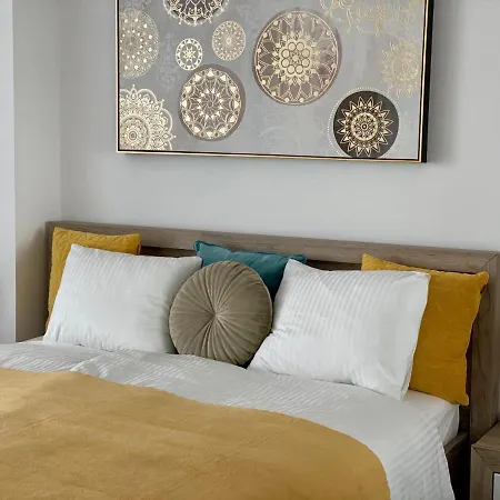 Royal Blue - Luxurious Flat With 5-star View Over Balaton * 凯斯特海伊