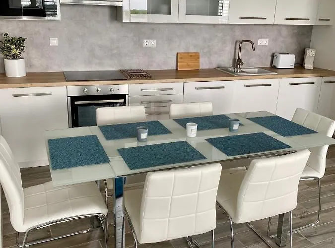 Royal Blue - Luxurious Flat With 5-star View Over Balaton דירה