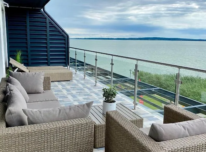 Royal Blue - Luxurious Flat With 5-star View Over Balaton *