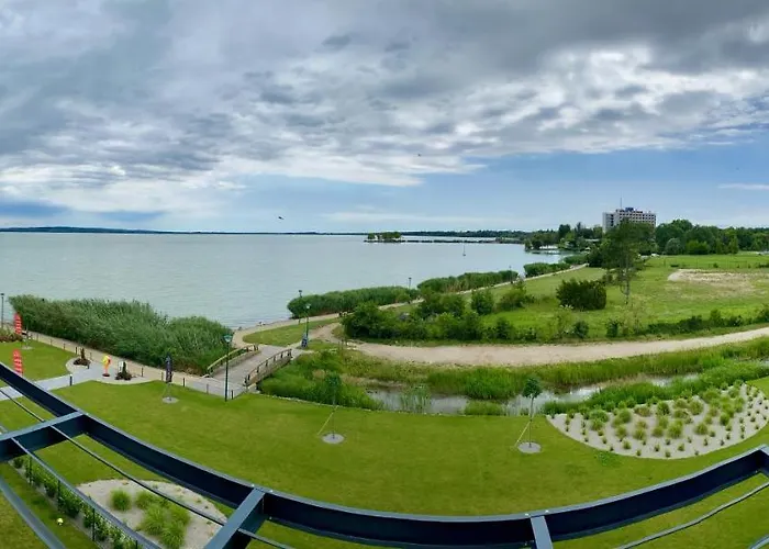 Royal Blue - Luxurious Flat With 5-star View Over Balaton Appartement